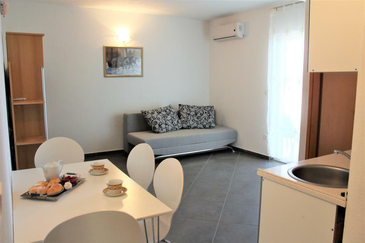 Apartmani Marija Duće Εξωτερικό φωτογραφία